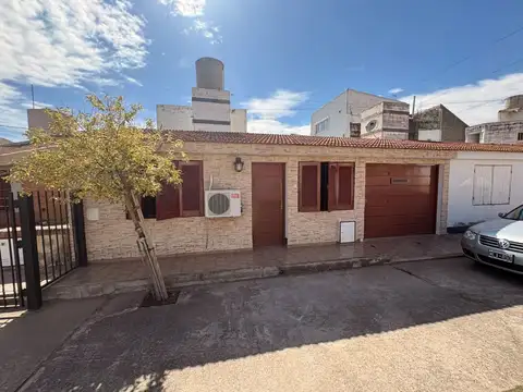 Venta casa 3 dormitorios en housing – barrio colón
