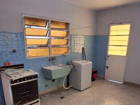 VILLA DEVOTO MELINCUE 5200 AMPLIA CASA 3 AMB.LOTE 8.50 X 14 PATIO AMPLIA TERRAZA