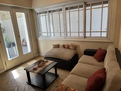 Venta departamento 4 ambientes con patio Caballito