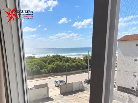 DEPARTAMENTO DE 3 AMBIENTES EN VENTA CON VISTA LATERAL AL MAR – TOTALMENTE RECICLADO Y AMOBLADO
