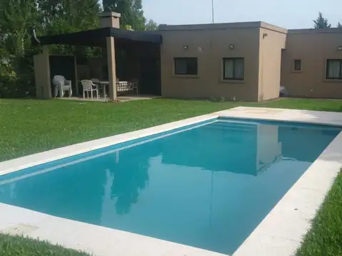 Casa en Alquiler en Villanueva, USD 2.000