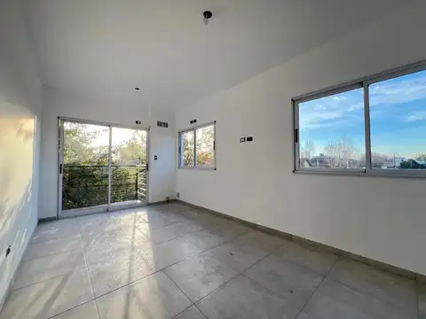 Venta, 1º y 2º piso FRENTE. departamentos 2 ambientes, SIN E