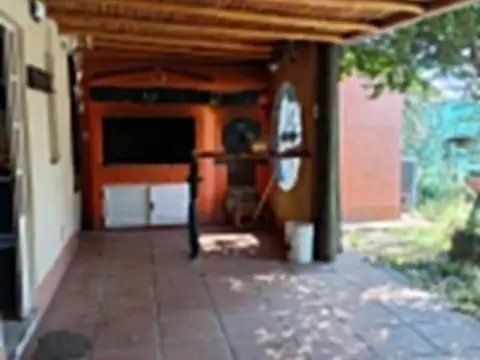 Casa 10 ambientes con 3 baños