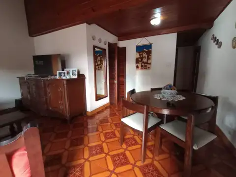 Depto Tipo Casa 4 ambientes con 2 baños