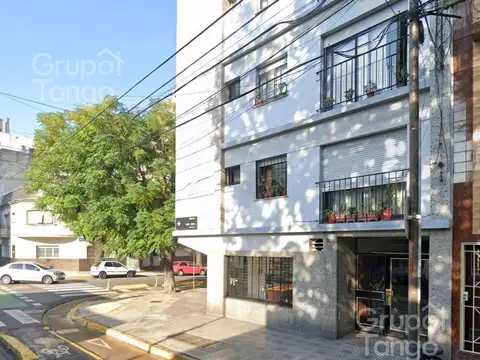 Venta Departamento Tres Ambientes Parque Patricios Patio