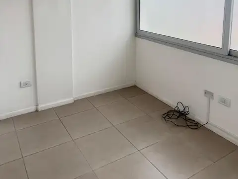 Oficina 2 ambientes con 1 baño