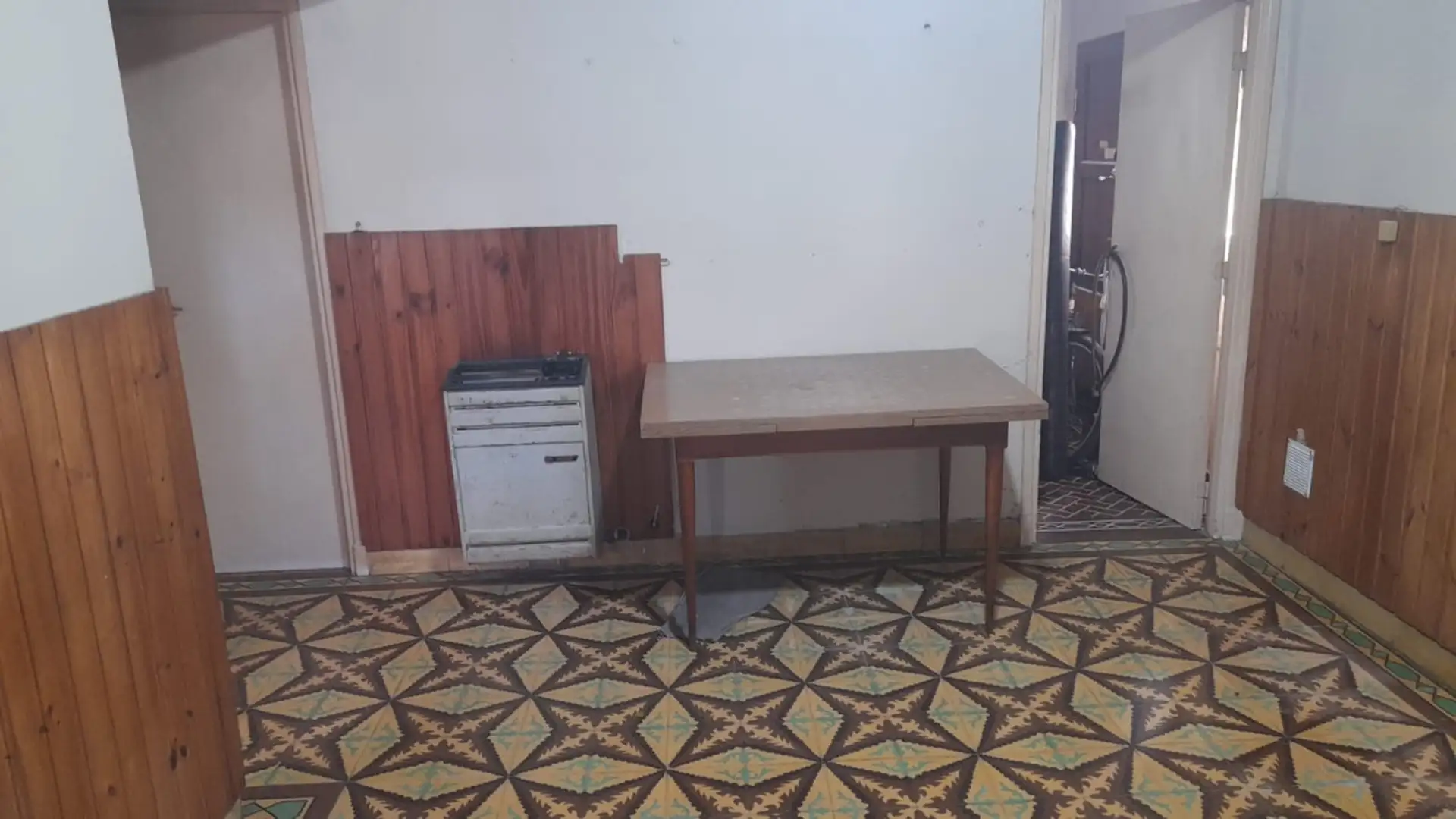 Casa 3 ambientes - A reciclar - Mateotti y San Salvador, Las Avenidas