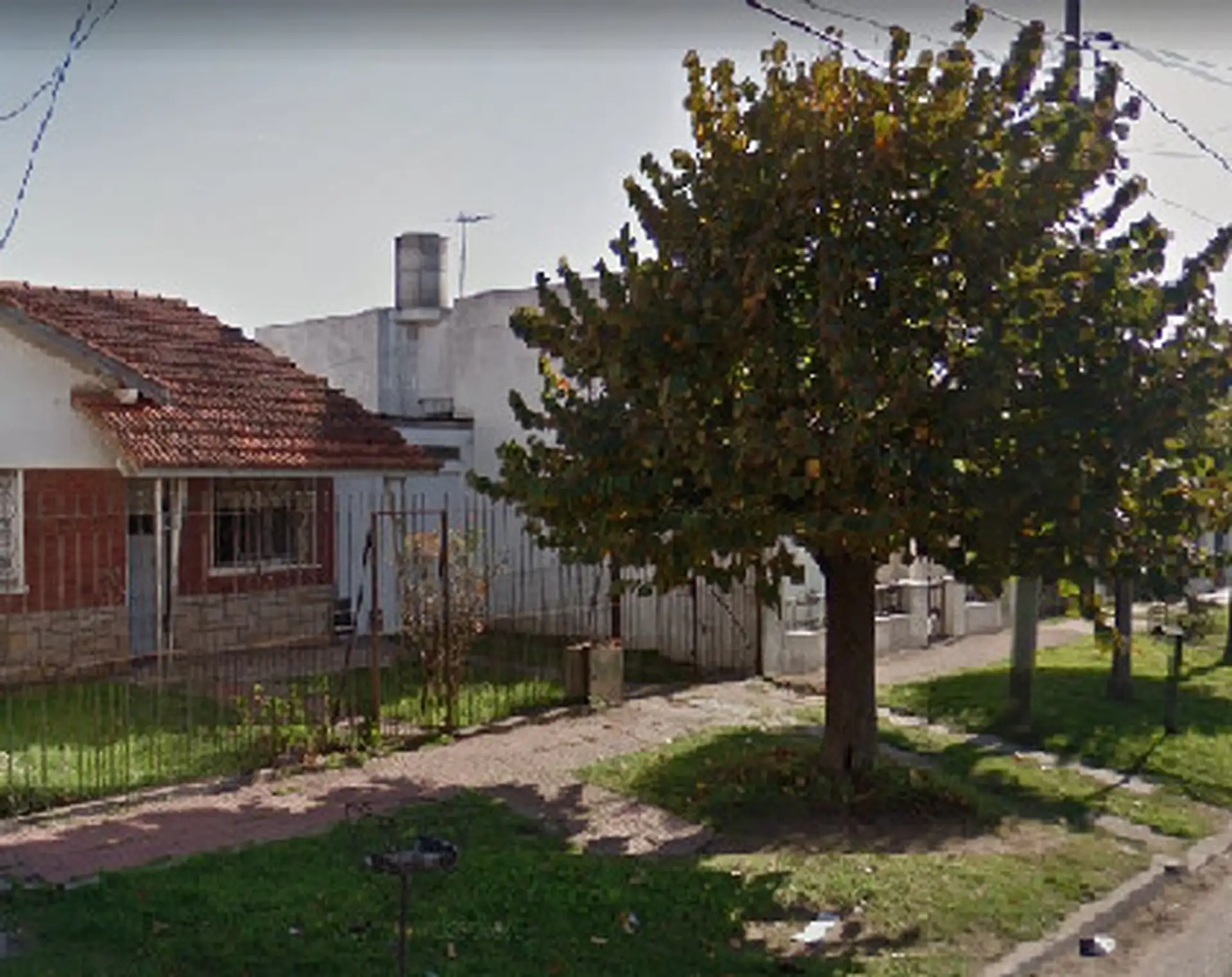 Casa 3 ambientes - A reciclar - Mateotti y San Salvador, Las Avenidas