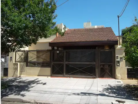 VENTA CASA MULTIFAMILIAR SOBRE LOTE PROPIO, CHILAVERT