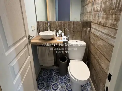 Casa 4 ambientes con 2 baños