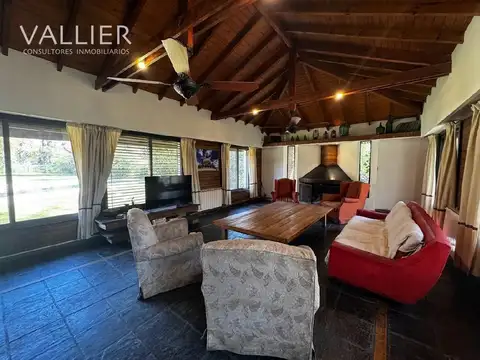 Casa en Venta con 4 cocheras