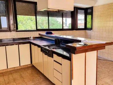 Departamento 4 ambientes con 2 baños