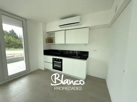 Departamento en Alquiler en Luciernagas Pilar, USD 1.450