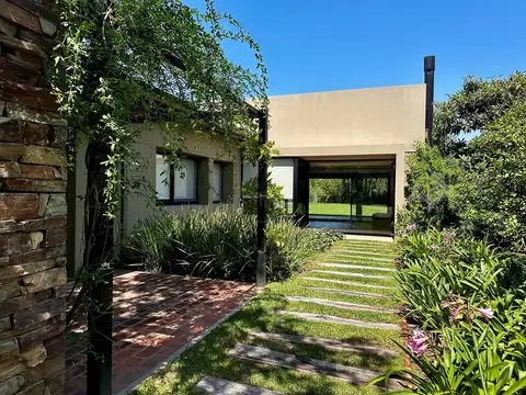 Casa  en Venta en Santa Barbara, Tigre, G.B.A. Zona Norte