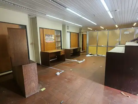 Oficina en Alquiler con 9 cocheras
