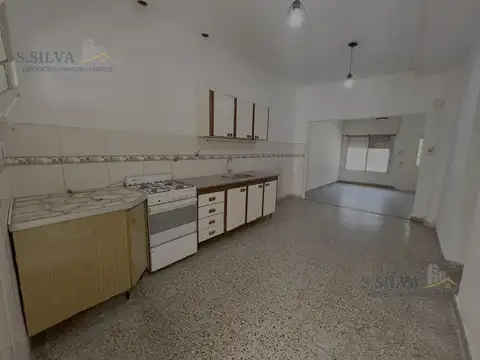 Casa 4 ambientes con 1 baño