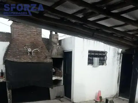 Casa 4 ambientes con 1 baño