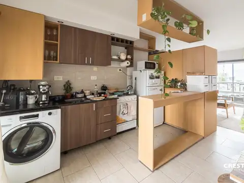 Venta - Monoambiente divisible con ventilación cruzada y balcón cerrado - Martin, Rosario.