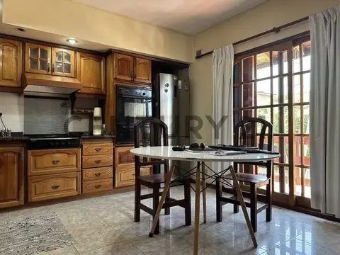 CASA VENTA RAMOS MEJIA 5 AMBIENTES APTO CREDITO GARAGE PILETA PARQUE TERRAZA