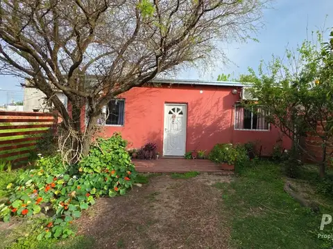 Casa sobre Pasaje a pocos mts de Junín. SAN JOSE.