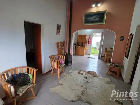 Pasaje (entre Maipú y Junín)
