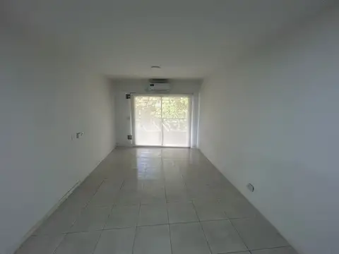 Ibarrola 6600, Piso 1
