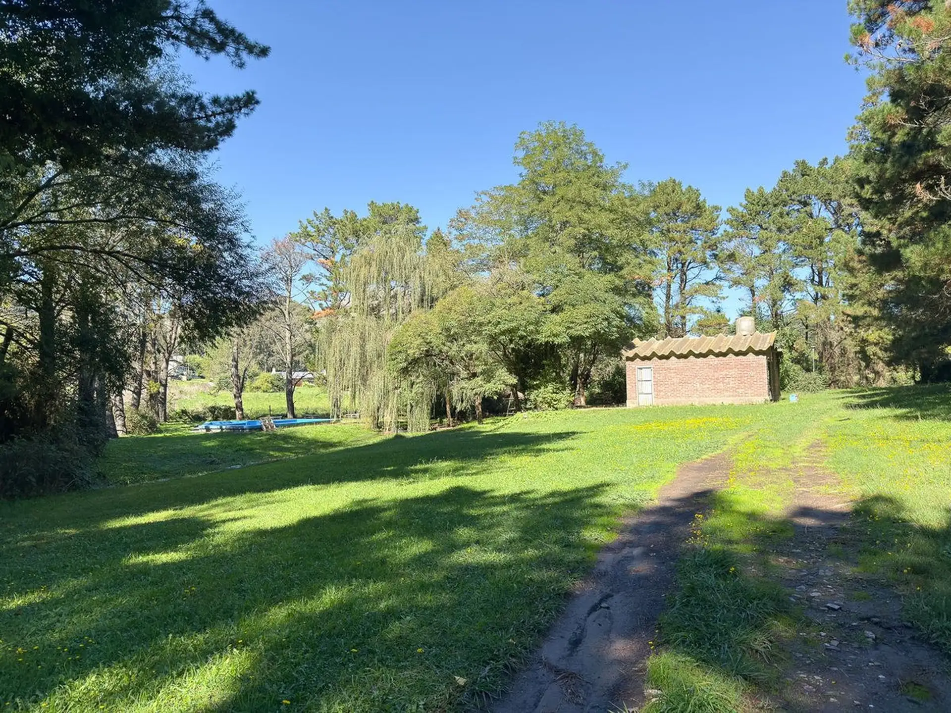 VENTA CASA QUINTA PILETA UNCAS AMPLIO LOTE TANDIL