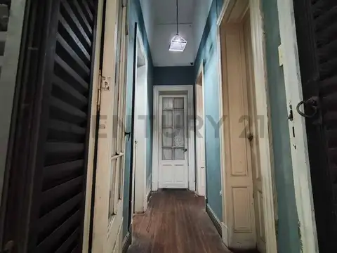 Av. Juan de Garay 300, Piso 0