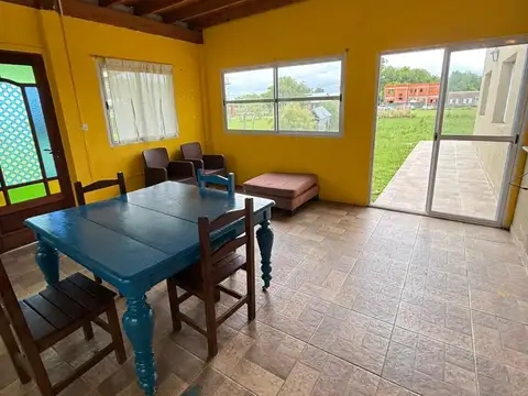 Casa en Alquiler con 1 cochera