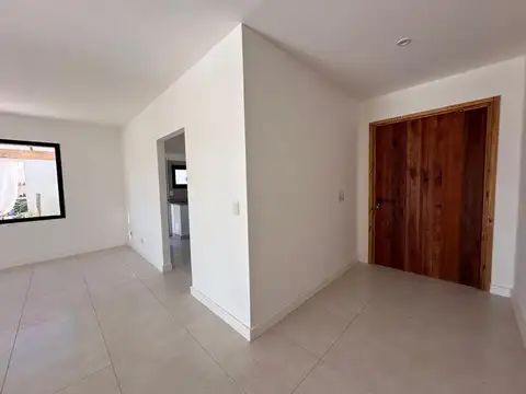 Casa en Alquiler en Pilar del Este - Santa Lucia, USD 1.000