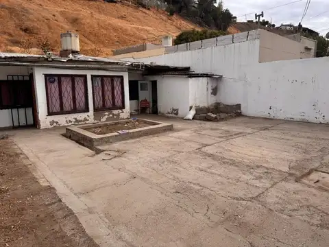 Avenida Hipólito Yrigoyen 1000