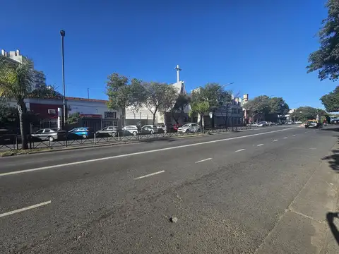 Avenida Alberdi al 300