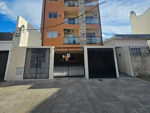 Departamento 2 amb. con Balcon y Cochera a Estrenar, en Villa Luzuriaga