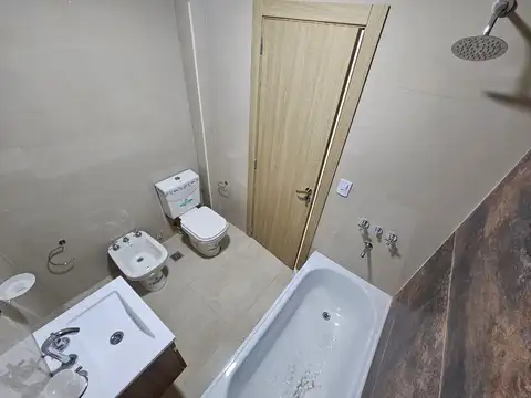 Departamento en Alquiler en Villa Luzuriaga, $ 600.000