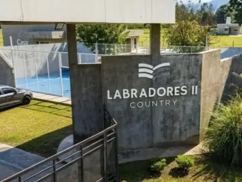OPORTUNIDAD LOTE EN CALLE PRINCIPAL -LABRADORES II