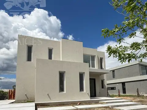 Casa en Venta en El Cantón - Barrio Golf, USD 425.000