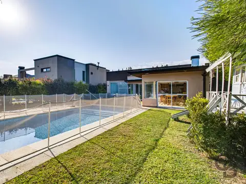 Casa en Venta en Guillermo E Hudson, USD 380.000