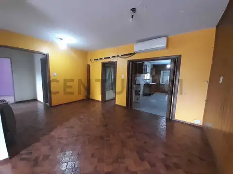 Pte. Peron 3600, Piso 0