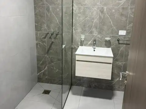 Casa en Alquiler con 1 cochera
