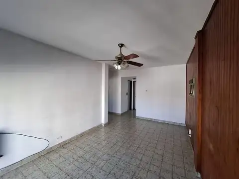 VENTA 3AMB -BALCON FRENTE-P.CHACABUCO-BAJO PRECIO!