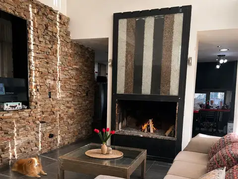 Casa en Venta en Russell, USD 250.000