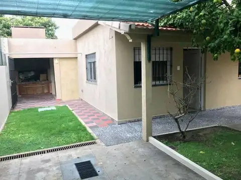 Depto Tipo Casa en Venta con 1 cocheras
