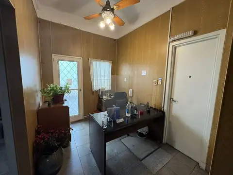 Oficina 3 ambientes con 2 baños