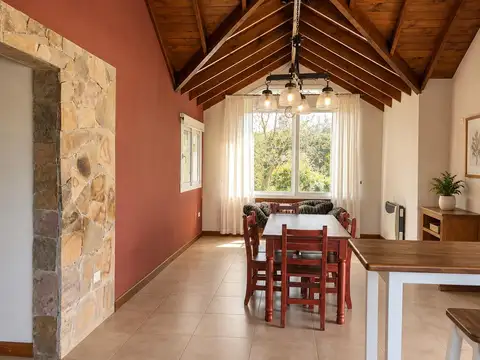 Casa 5 ambientes con 3 baños