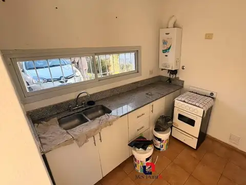 Casa 3 ambientes con 1 baño