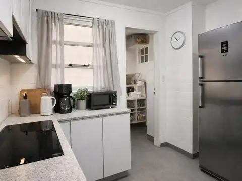 Departamento en venta  3 amb con  baulera sobre avenida.