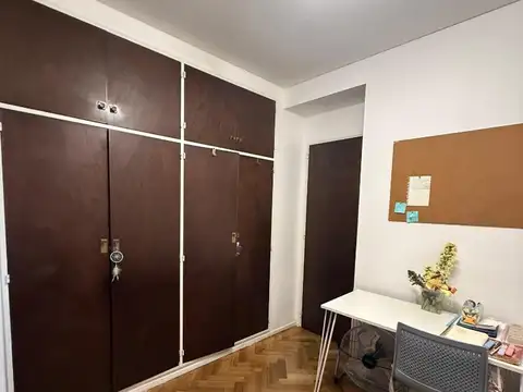 Departamento en venta  3 amb con  baulera sobre avenida.