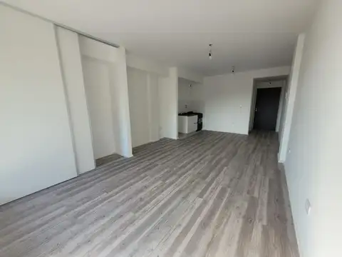Deheza 200, Piso 1
