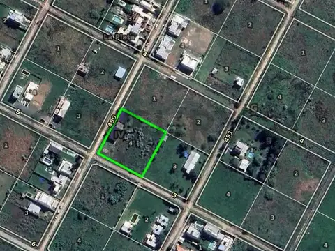 CASA EN VENTA EN GONNET A ESTRENAR CON PARQUE - 2 DORMITORIOS - VILLA CASTELLS