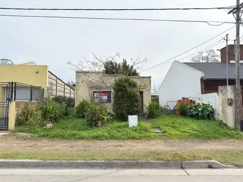 EN VENTA TERRENO CON CONSTRUCCIÓN VILLA ITALIA